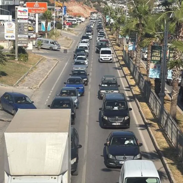 Bodrum'a Akın! 24 Saatte 50 Bin Araç, Trafik Felç!