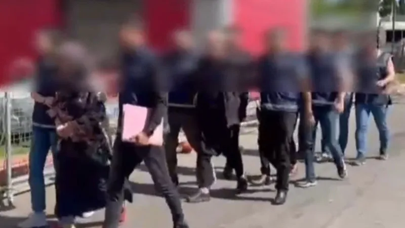 3 çocuk annesini aile üyeleri öldürmüş: Baş zanlı annesi