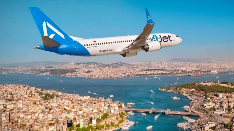 Ajet uçağında 'bomba' sohbeti: Gözaltına alınan 3 kişi 'yasaklı yolcu' listesine alındı