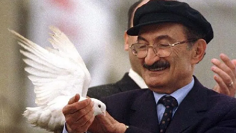 Ankara'da Bülent Ecevit'in doğumunun 100. yılı anısına fotoğraf sergisi açıldı