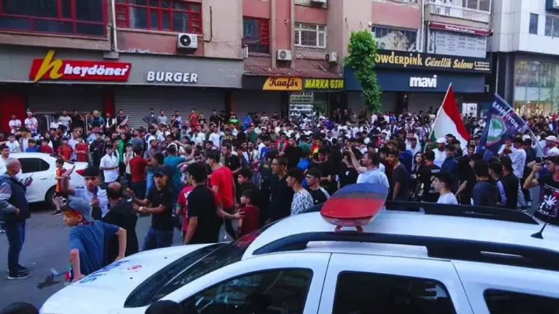 Bağcılar’da Şampiyonluk Kutlamasında Havaya Ateş Açan Kişi Gözaltına Alındı