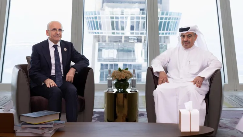 Bakan Şimşek, Doha'da Türkiye'deki yatırım fırsatlarını anlattı