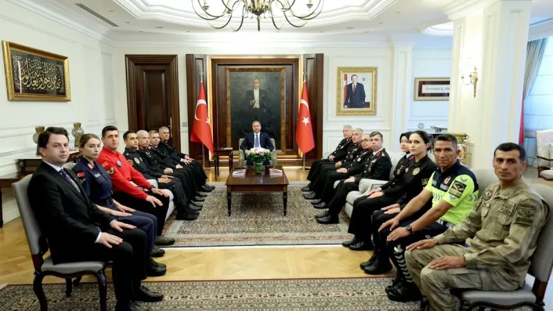 Bakan Yerlikaya Jandarma Genel Komutanı Orgeneral Çardakcı ve beraberindeki heyeti kabul etti