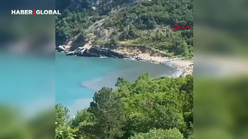Bartın Amasra’da denizdeki kirlilik dikkat çekti: "Gece saatlerinde atık bırakıyorlar"