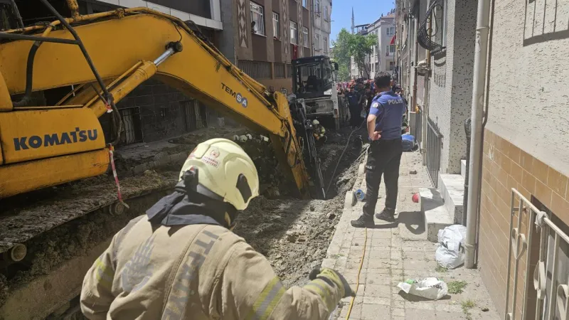 Bayrampaşa'da kanalizasyon çalışması sırasında bir işçi göçük altında kaldı