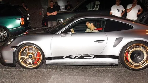 Burak Özçivit'in Yeni Aşkı: 35 Milyonluk Porsche GT3!