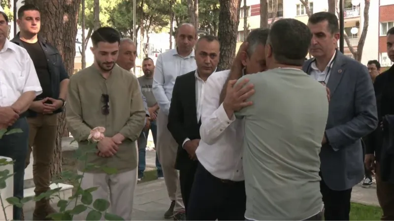 Şehit Babasından Özgür Özel'e Duygulandıran Hareket!