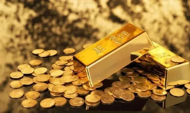 Çeyrek altın 7 bin 261 liradan, cumhuriyet altını 29 bin 295 liradan satılıyor