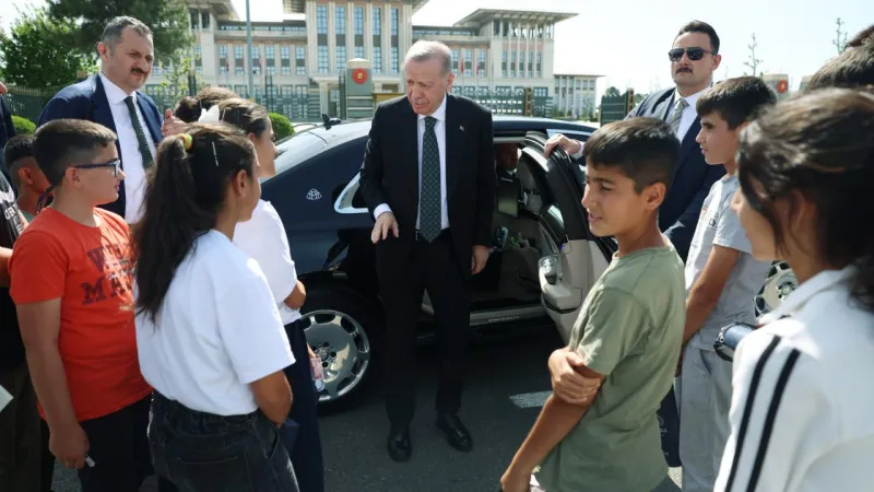 Cumhurbaşkanı Erdoğan Adıyaman'dan gelen çocuklarla görüştü
