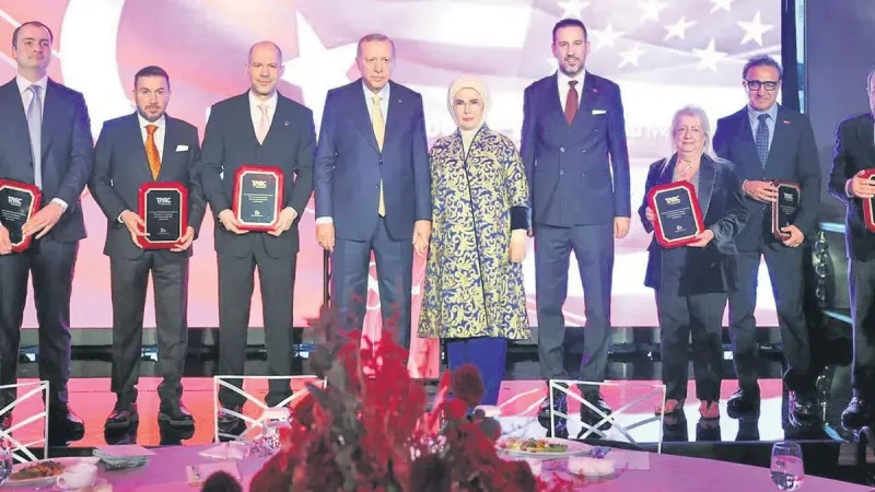Cumhurbaşkanı Erdoğan’dan Çolakoğlu’na teşekkür plaketi