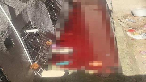 Dehşete düşüren görüntü, iki evi kurban kanı bastı! Daire sakini: Birini öldürdüler sandım