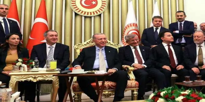 Erdoğan'dan Sürpriz Hamle: Davutoğlu ve Babacan ile Aynı Masada!
