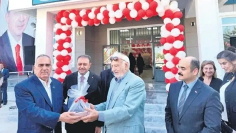 Erzincanlı iş adamından okul hediyesi