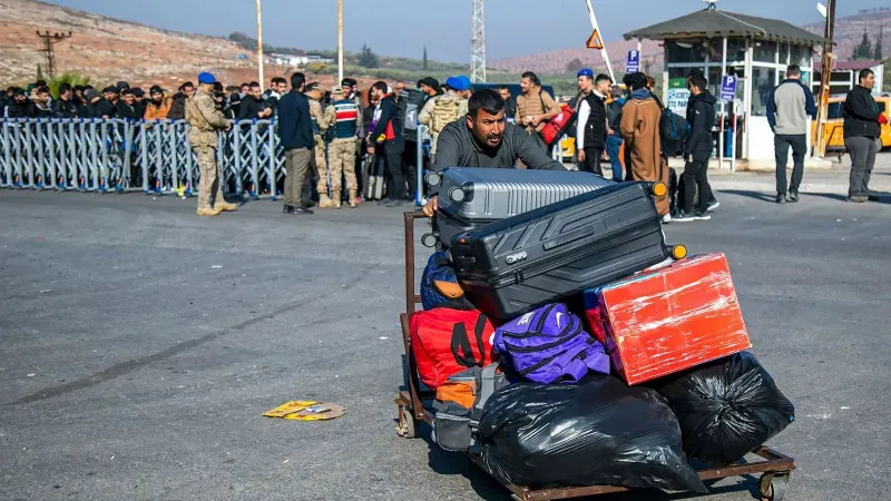 Esad Sonrası Dönüş Hızlandı! Türkiye'deki Suriyeliler Ne Yapacak?