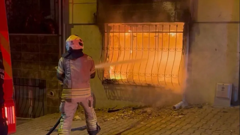Esenyurt'ta Korkunç Yangın! 1 Yaralı, 13 Kişi Etkilendi!