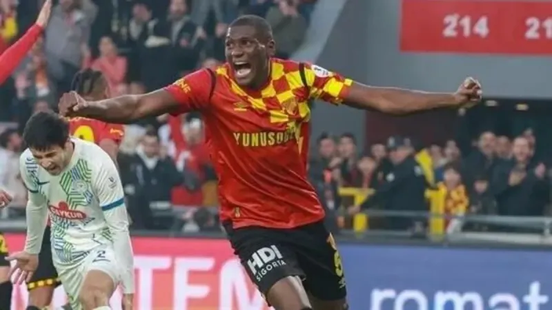 İsmail Kartal Helinton'a talip oldu!