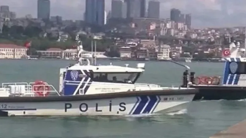İstanbul Boğazı'nda akıntıya kapılan genç kayboldu