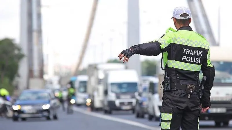 İstanbul ve Ankara'da bazı yollar trafiğe kapatıldı; Valilik alternatif güzergahları açıkladı