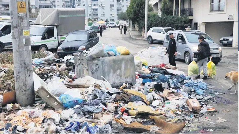 ‘Kantin solcuları çöpleri toplayamıyor’