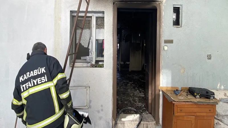 Karabük'te yangın çıktı! 2 ev küle döndü