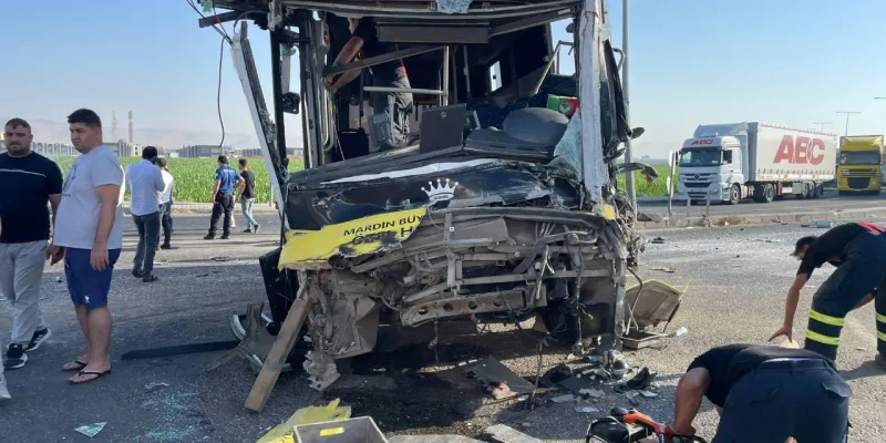 Mardin'de Feci Kaza: Otobüs ve TIR Çarpıştı! İşte İlk Detaylar