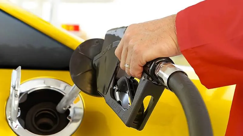 Akaryakıt Fiyatları: Benzin, Motorin ve LPG'de Şok Değişim!