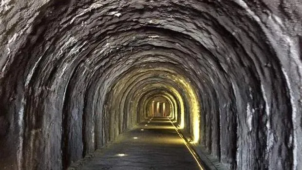 Antalya'da Falezlere Gizli Tünel Şoku! Oteller Ne Amaçla Kullandı?