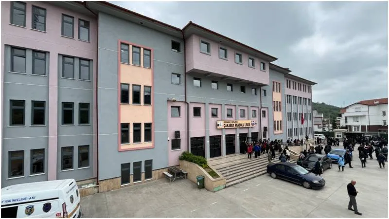 Lise Öğrencisi Okulda Feci Şekilde Yaralandı! Olayın Detayları