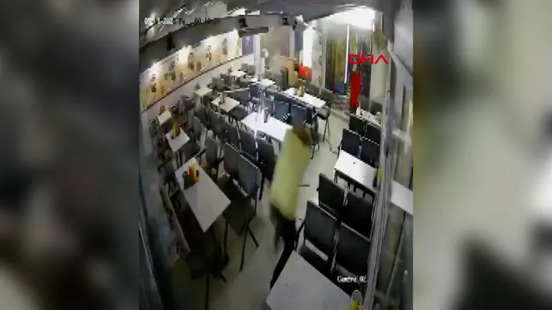 Bornova'da Patlama Anı Kamerada! İşte O Panik Anları