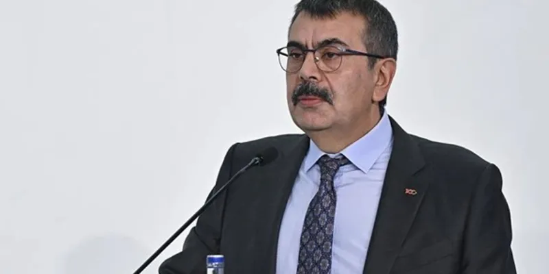 Lise Eğitimi Artık Zorunlu Değil Mi? MEB'den Şok Kararlar!