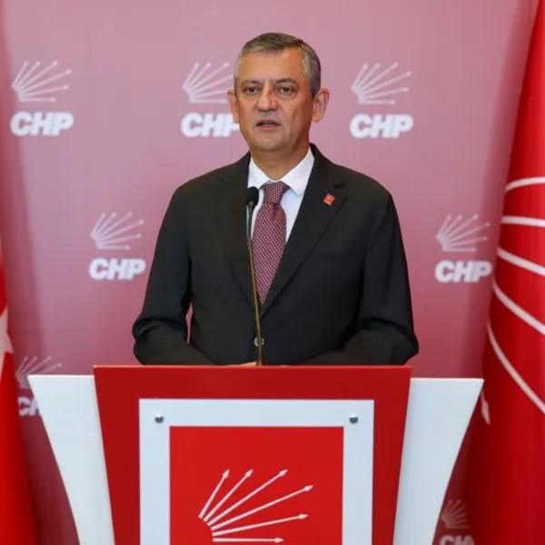 Özgür Özel'den Böcek Çıkışı: Antalya'ya Kötülük!
