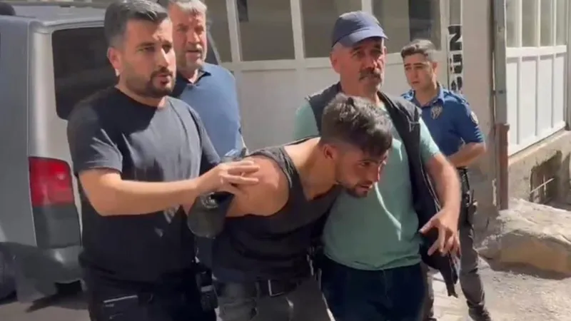 ATM Şoku! Çocuğu Atıp Aracı Çaldı: Aksaray'da Neler Oluyor?