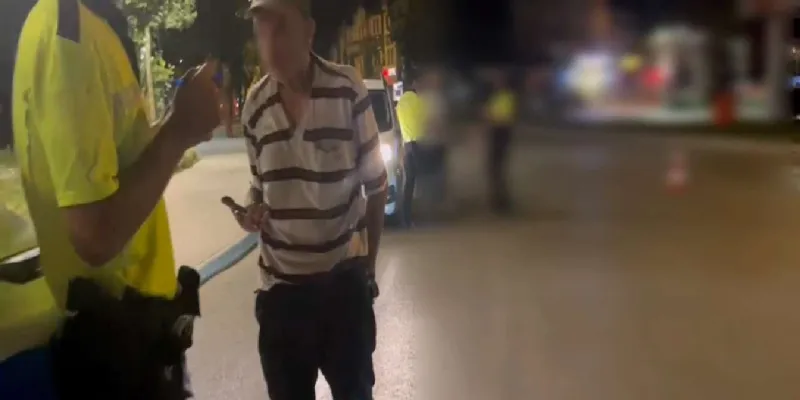 Polis bisiklet sürücüsüne bakın ne yaptı