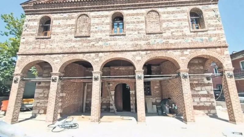 Tarihi cami ibadete hazır