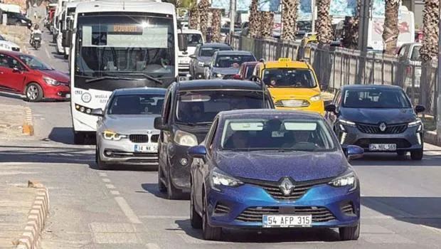 Bodrum'a Tatilci Akını: 24 Saatte 50 Bin Araç Giriş Yaptı!