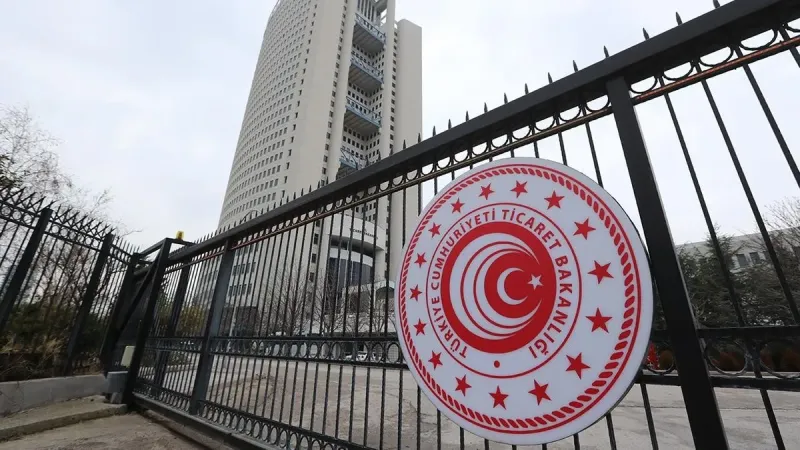 Ticaret Bakanlığı ekiplerinden kaçak oyuncak ve telefon operasyonu