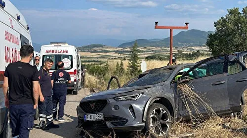 Tokat'ta otomobil devrildi: Üç kişi yaralandı