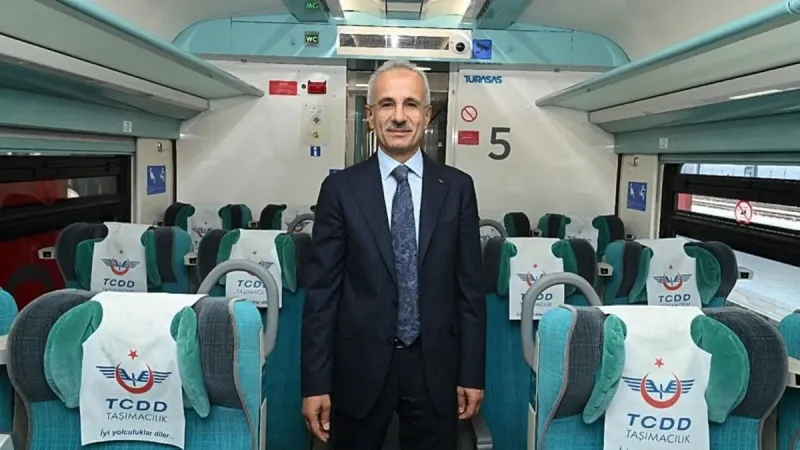 Ulaştırma ve Altyapı Bakanı Abdulkadir Uraloğlu duyurdu: Bayram öncesi hızlı trene hijyen mesaisi