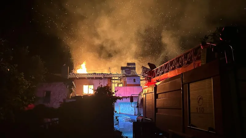Uşak'ta Korkunç Yangın! Evler Alevlere Teslim, Facia Anları